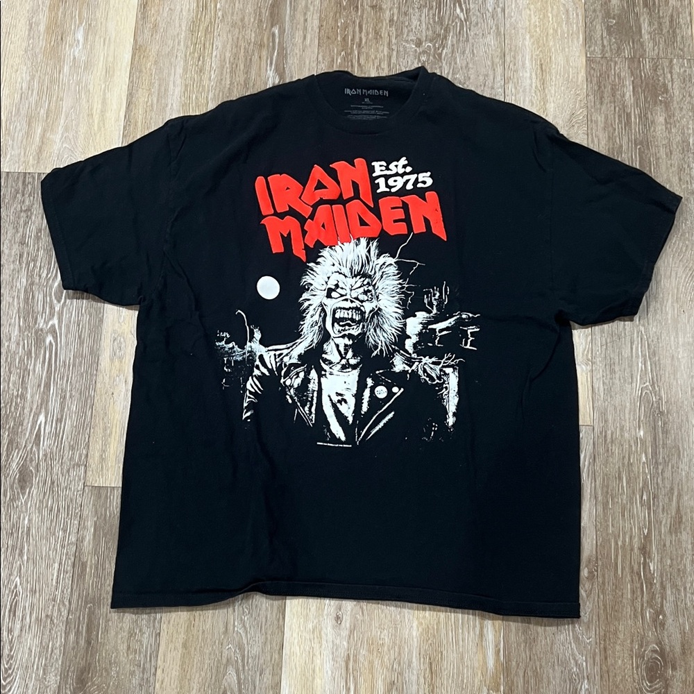 Short Sleeve Graphic Tee - Black/Red